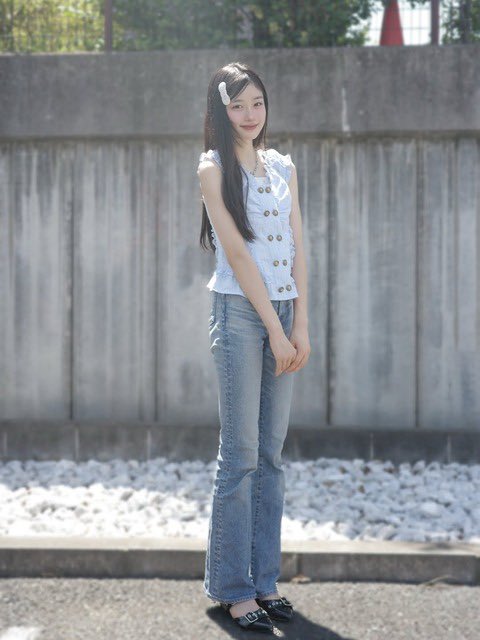munevveralks's tweet photo. 女子小学生(12)｢身長が167cmあるからよく高校生に間違えられる｣

こりゃ芸能人になれるわ https://t.co/raV5LD5NLi