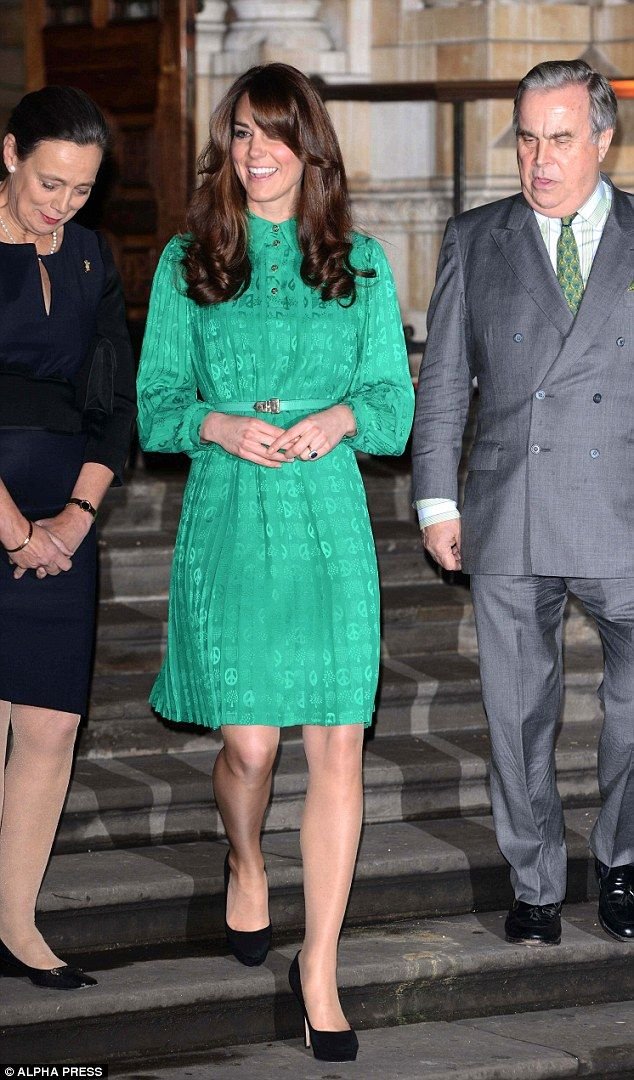 RobinLynnKing2's tweet photo. #PrincessOfWales Fashion #Catherine  in Green 
Do You Like this look ? Do you like her in Greens ? https://t.co/Z16zJcgrhT