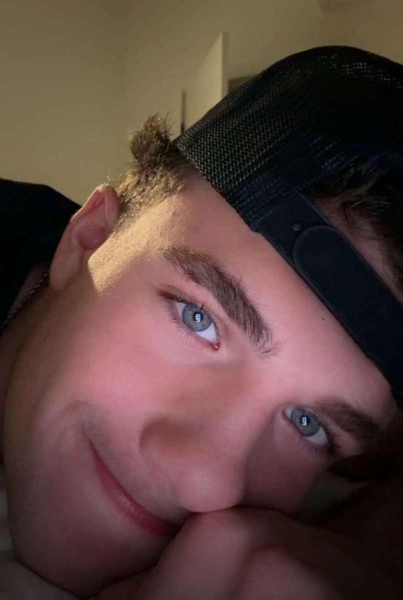 SubguyO's tweet photo. Will Irvine 👀 https://t.co/OJ2xsxS58D