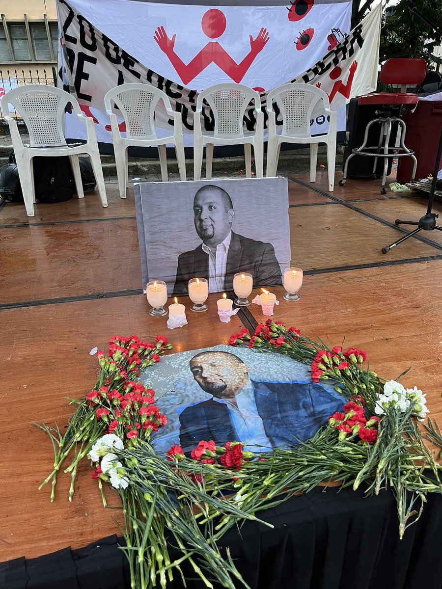 YoelDeLeon23's tweet photo. Un pequeño homenaje a Juan Francisco Solórzano Foppa.

Un voz que nos hará mucha falta sin duda alguna. Pero sus ideas seguirán siendo la luz que ilumine y marque el camino que aún debemos recorrer.

¡Juan Francisco Solórzano Foppa, presente en la lucha! https://t.co/6r4ZTOJ5j3