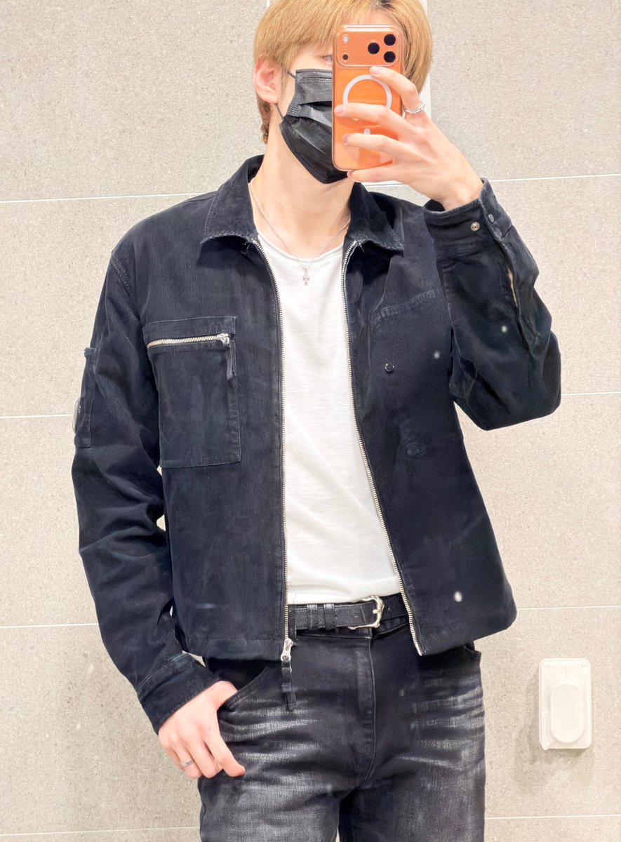 ALD1_official's tweet photo. 🖤🖤

#ALPHADRIVEONE #ALD1
#알파드라이브원
#SANGHYEON #상현 https://t.co/teZW82NrBY