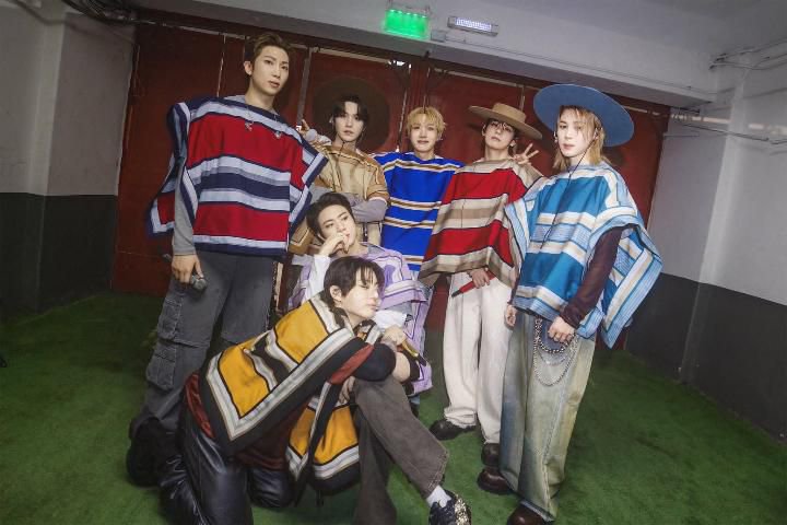 meowmeowk8o6's tweet photo. Voting BTS for Most Popular International Artist! #ARIASBTS https://t.co/fwJDIq9LQx