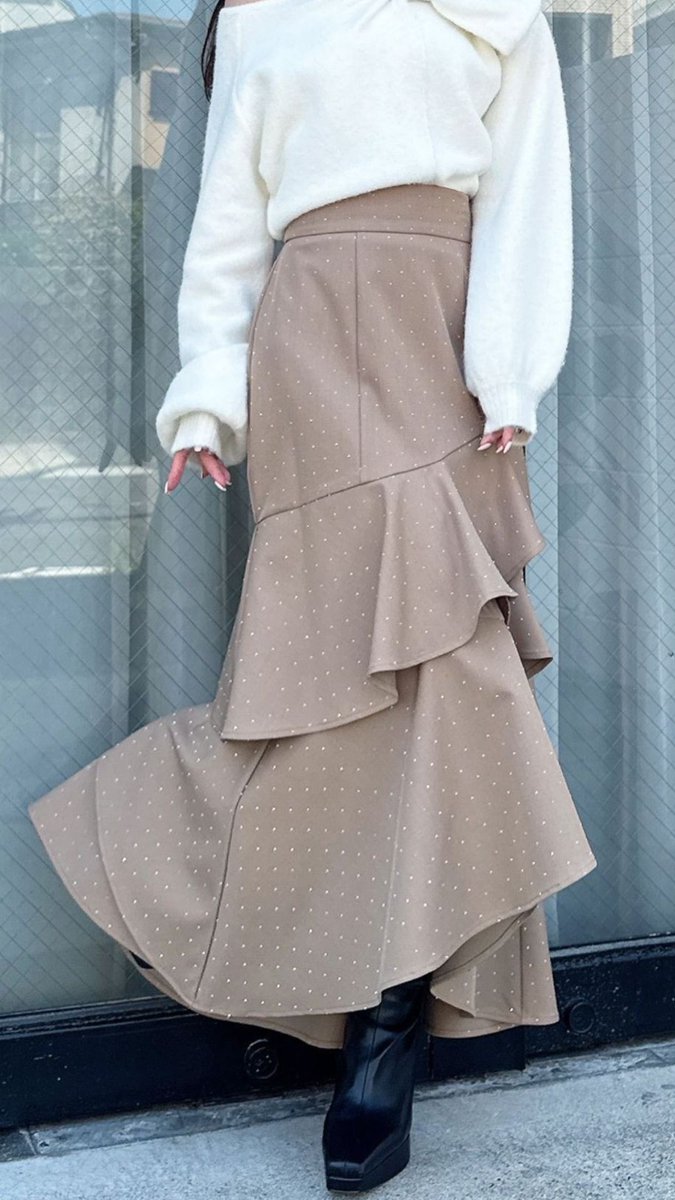 RESEXXY's tweet photo. 動きのあるキラキラなラッフルスカートがかわいい♡ https://t.co/UH93PCMHkp