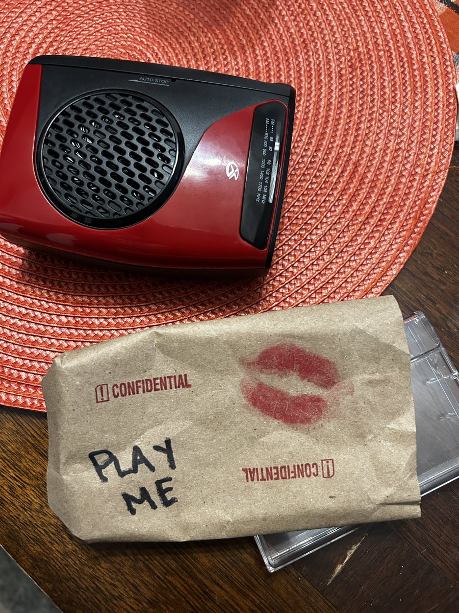 astridpizarro's tweet photo. Audio: 
https://t.co/bhdP6GntiS 

Thanks to my brother for helping me transcribe all this https://t.co/hsAEtgTosv