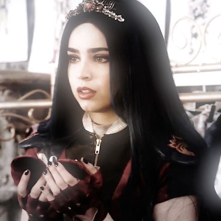 bluehairedbeaut's tweet photo. A fairytale life can be oh-so overrated. So raise your voices and let's get it activated!

💙 New to the verse.

💙 crossover friendly 

#DisneyRp #DescendantsRP https://t.co/h2VNJh7Swi