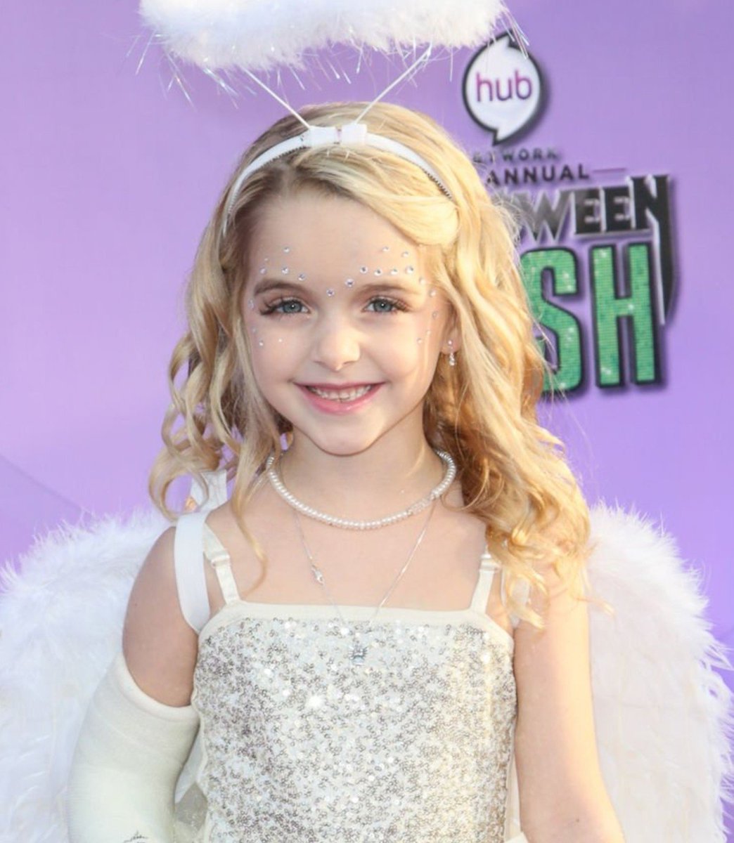 eternalroseanne's tweet photo. Mckenna Grace is literally a ray of sunshine in human form. 15 years in the industry and she still shines just as brightly as she did when she first started https://t.co/yN8KK0YIK9