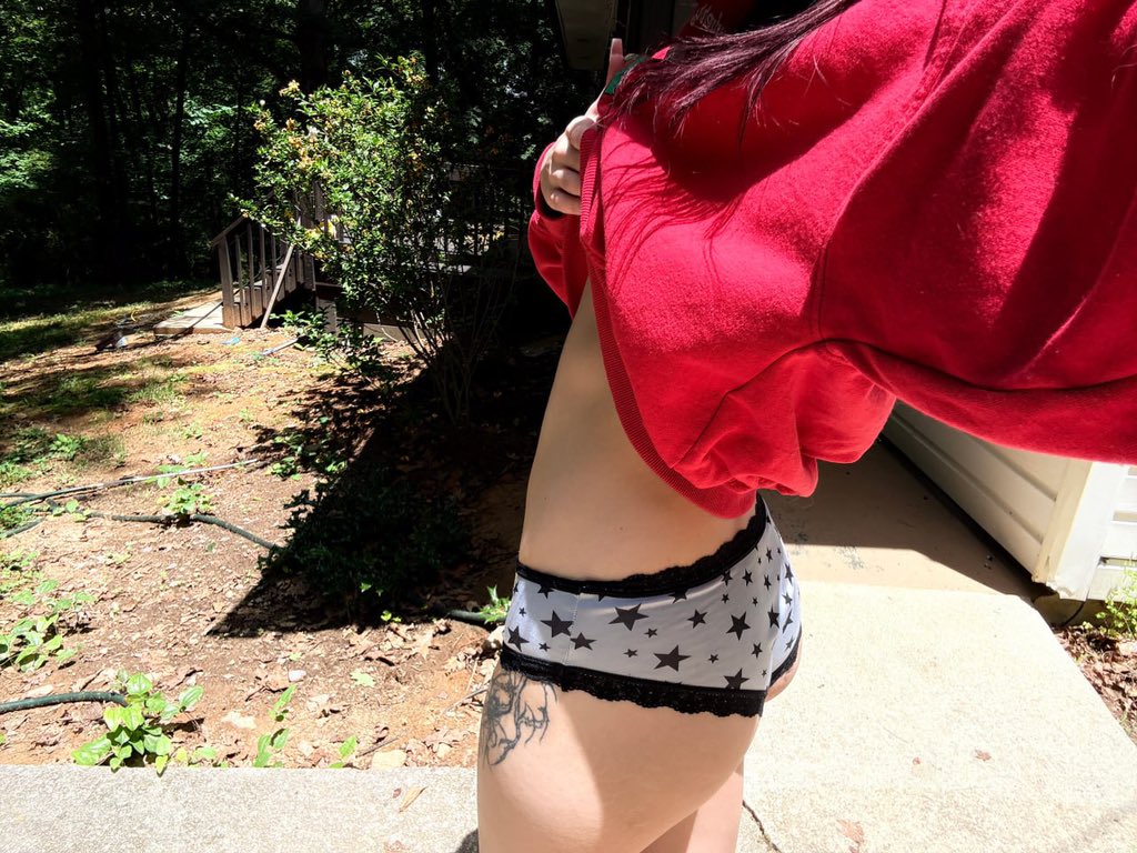LumenLilys's tweet photo. leaving a little sunshine on ur timeline before i get on with my day… now it_s ur turn to make me smile https://t.co/VifyyEgQQH