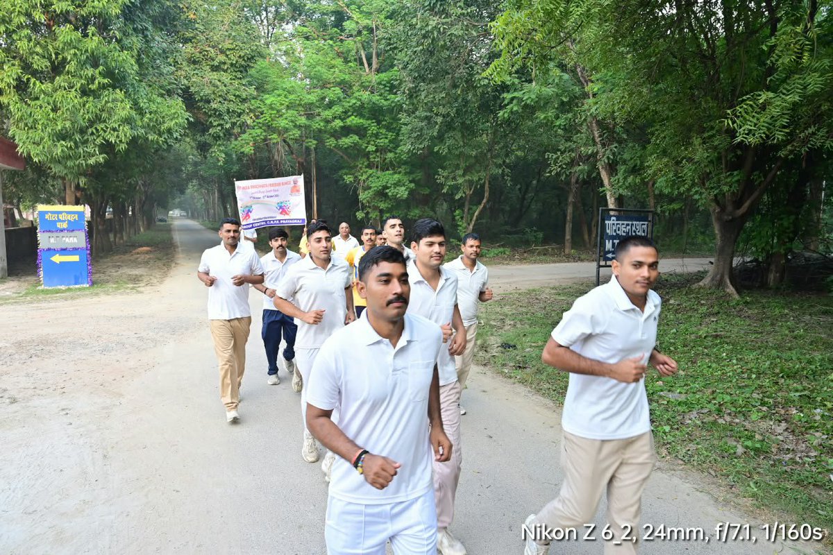 CRPF_GCPRYJ's tweet photo. Group Centre, CRPF, Prayagraj is organizing daily running and various physical activities under the Fit India Freedom Run 7.0–2026. Its objective is to promote fitness, health, and an active lifestyle among personnel.
#fitIndia https://t.co/QQIWi9JL6x