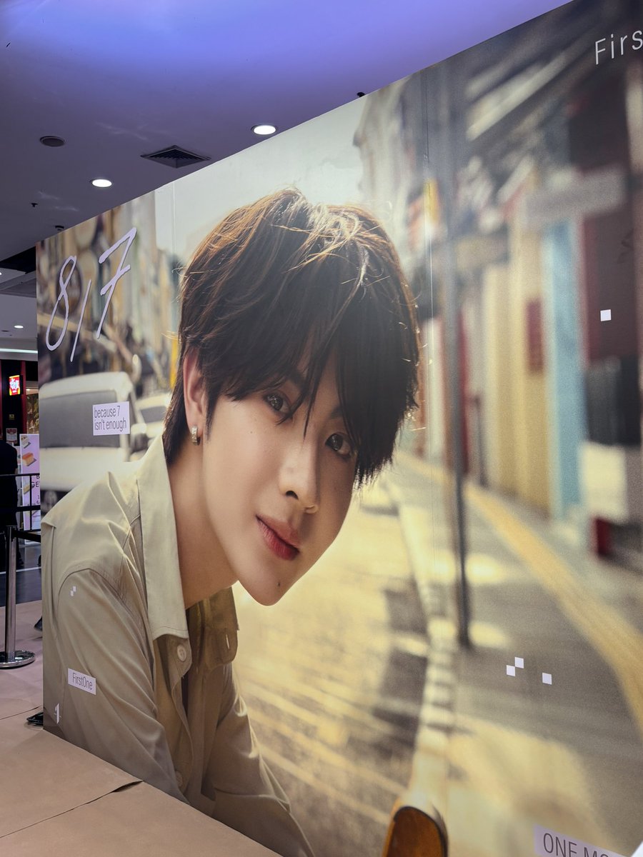 mupingisthebest's tweet photo. Backdrop หล่อมากอ่ะ 

#8per7ByFirstOne
#FirstOne2ndSingle
#Firstone @firstone_wnk https://t.co/xcdcvkpThf