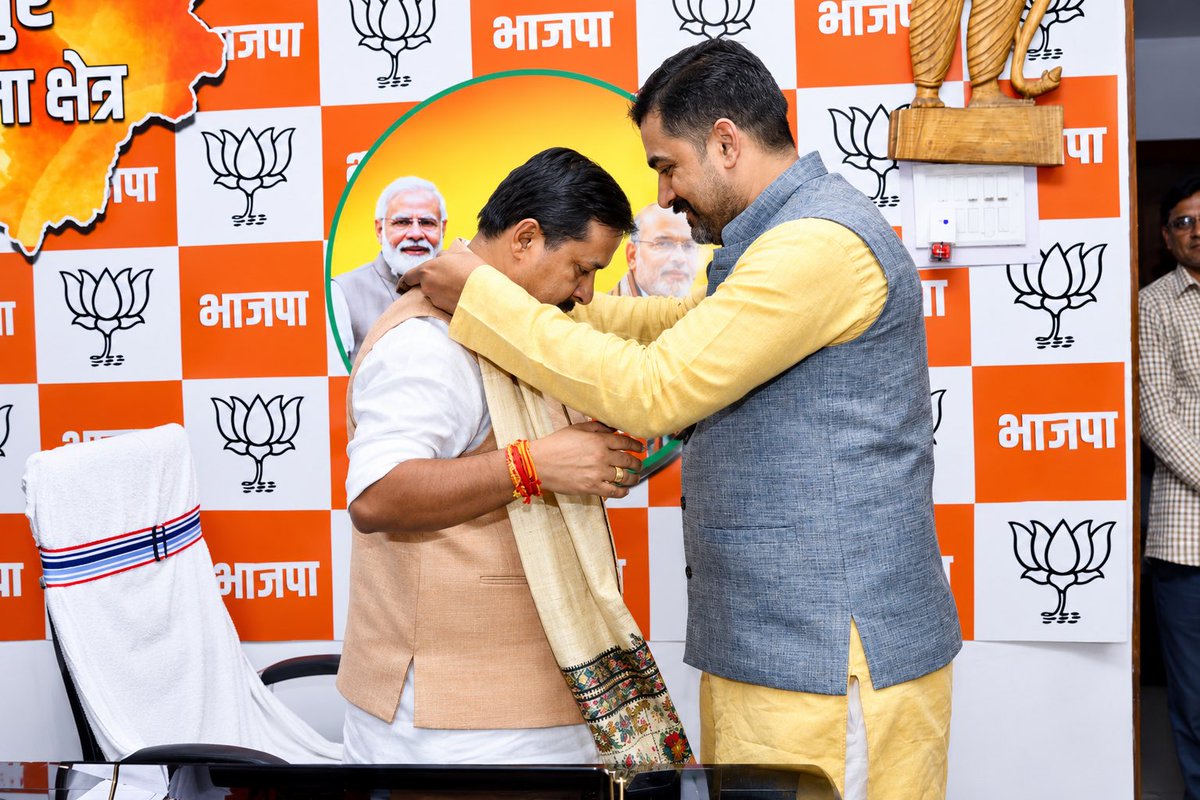 Prabhatbjpbihar's tweet photo. माननीय राष्ट्रीय अध्यक्ष जी से मुलाक़ात कर उनका अभिनंदन किया ।💐🙏 https://t.co/xGfEjYAX0p