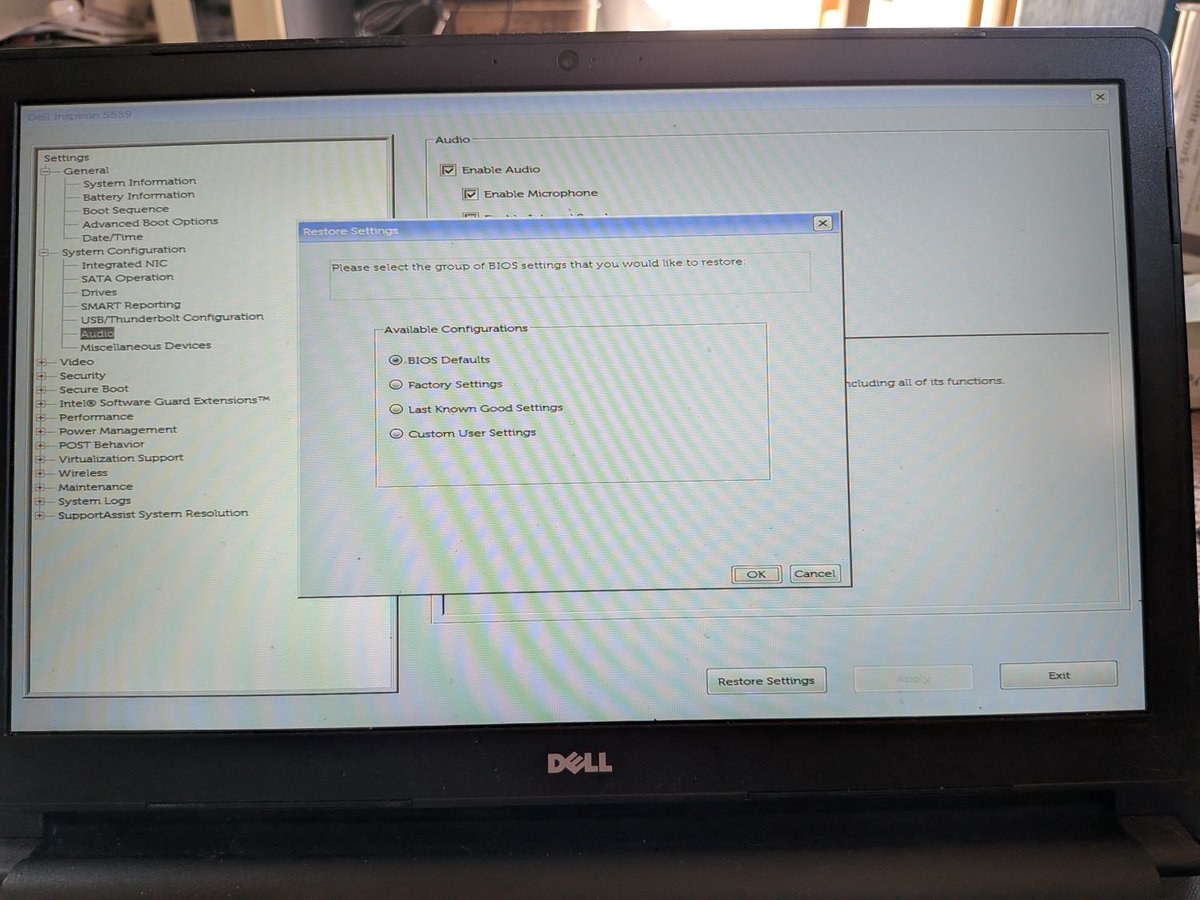 NT28734347's tweet photo. @PCONES_SETUP 今日午前中押し入れの中から古いノートPCが出て来たので裏を開けてみたwww https://t.co/9FXt3UC04Q