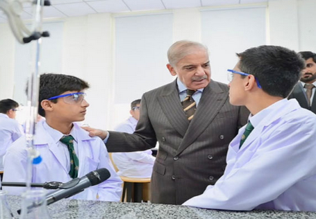 rukhsar413186's tweet photo. PM Shehbaz Sharif inaugurated Daanish School in Islamabad, saying financial constraints are the biggest roadblock for brilliant youth. The network, launched in 2010, gives underprivileged students from across Pakistan, incl. AJK &amp; GB, elite-level education. #DaanishSchool https://t.co/2EYUwdRXVp