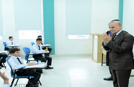 rukhsar413186's tweet photo. PM Shehbaz Sharif inaugurated Daanish School in Islamabad, saying financial constraints are the biggest roadblock for brilliant youth. The network, launched in 2010, gives underprivileged students from across Pakistan, incl. AJK &amp; GB, elite-level education. #DaanishSchool https://t.co/2EYUwdRXVp