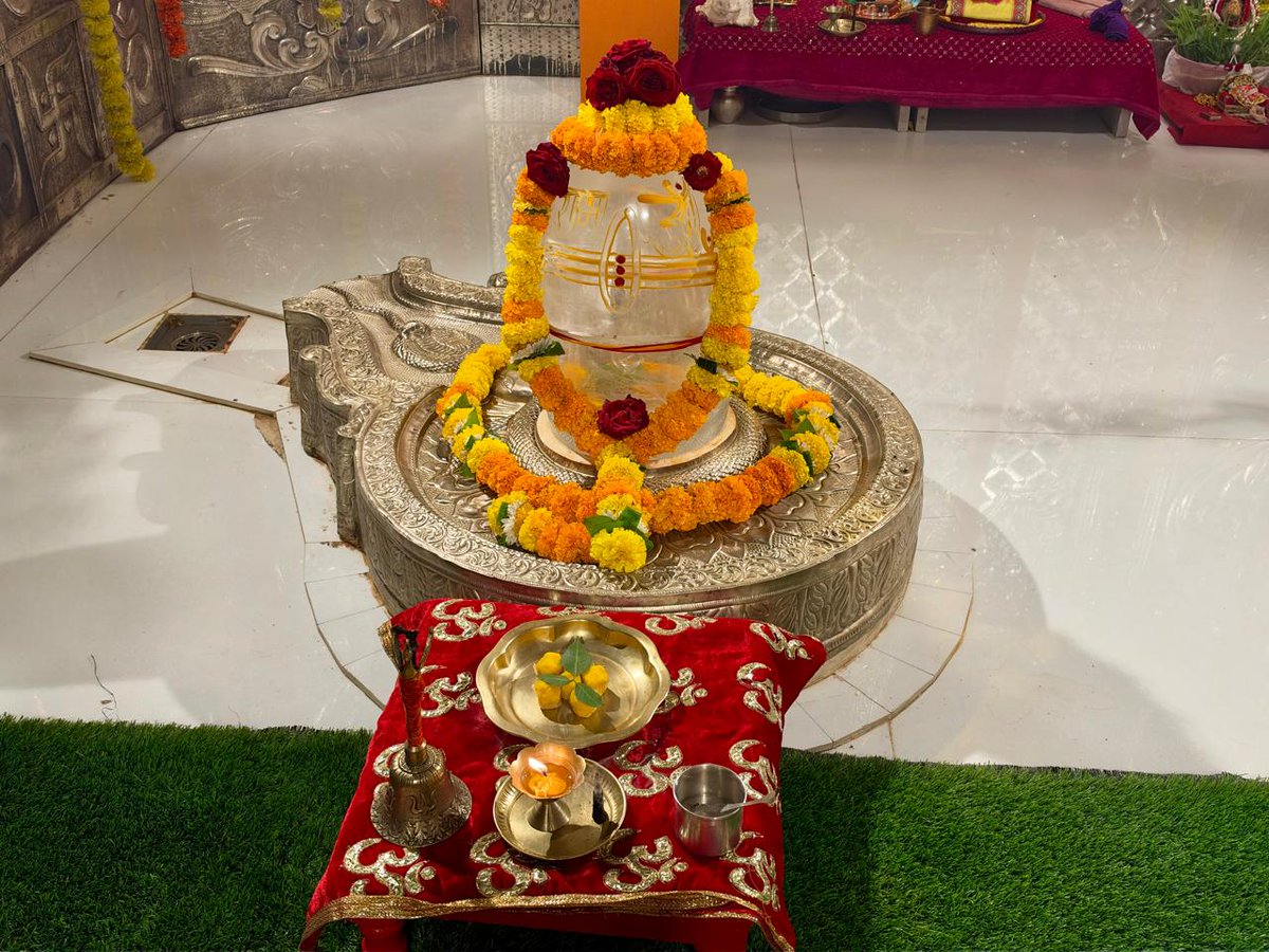 bageshwardham's tweet photo. श्री बागेश्वर बाला जी सरकार के दिव्य दर्शन…
श्री बागेश्वर बालाजी सनातन मठ मुंबई (महाराष्ट्र)
19-10-2026 (सोमवार)
#bageshwardhamsarkar
#mumbai
#divyadarshan
#maharashtra
#balaji https://t.co/PhccHwWYAG