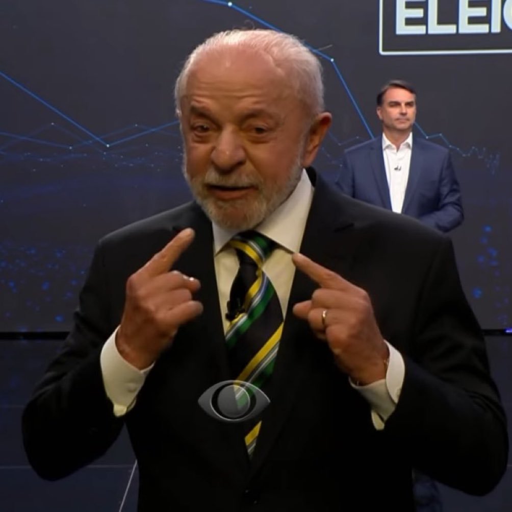 AnittaNoGrupoBR's tweet photo. "Meu adversário conhece ônibus por literatura, porque nunca entrou num ônibus. O Flávio nunca trabalhou. Ele não sabe o que é trabalho."

LULA VOCÊ TA AFIADO
#LULAVAIVENCER
#RespondeOLulaFlavio
#LulaPaiDoBolsaFamilia https://t.co/1QjRpVHSY0