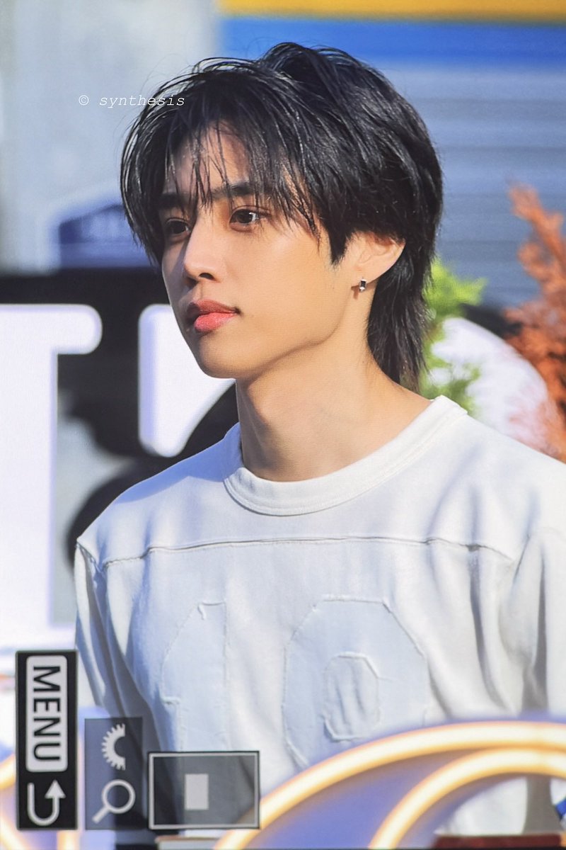 synthesis0412's tweet photo. 261019 코치 LIVE YOUR STORY 팝업 #선우 #SUNWOO https://t.co/yQD0nldHU5