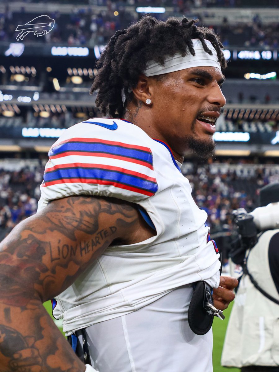 BuffaloBills's tweet photo. Back-to-back west coast wins. 🤩 https://t.co/Qs2bRPO7aT