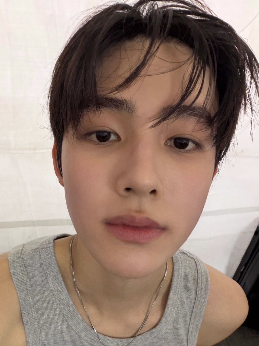 crashmashup's tweet photo. 볼따구 완전 이때같어 https://t.co/fTtDNhDUUm