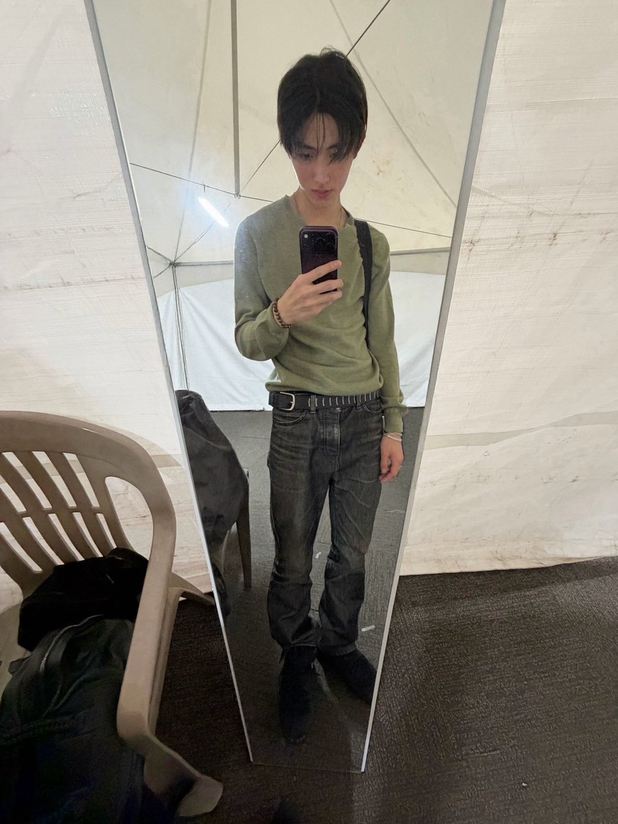 x_oiuio's tweet photo. 🥺🥺 거울샷 참 조타 https://t.co/2uBY0BRtE2