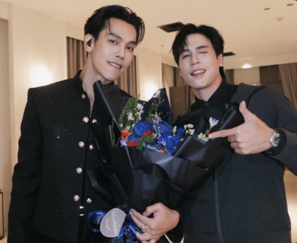 aombxny's tweet photo. มิตภาพกท ครับโบร๋ ชอบความสัมพันธ์พี่น้อง 2 คนนี้มาก https://t.co/cuUinI6cLr