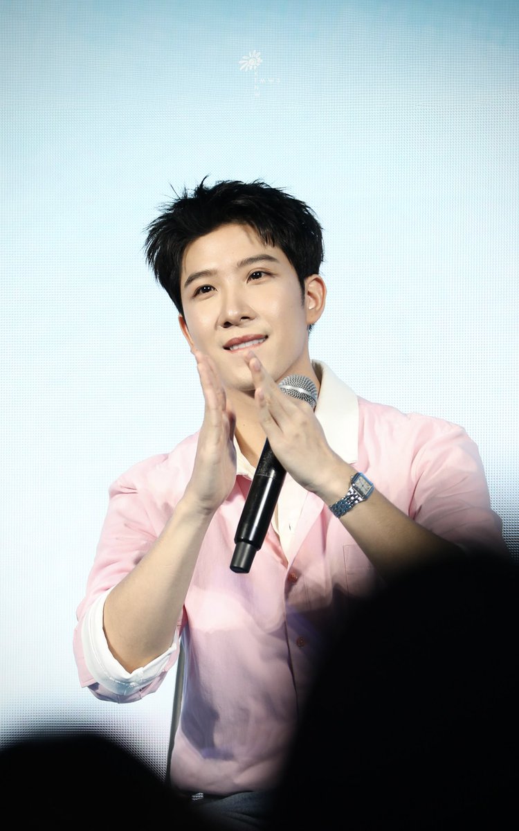 ktmwsnw's tweet photo. สุดหล่อที่ซนๆ หน่อย 

( @myktnw )

#MCxFKT 
#khaotungg #เด็กน้อยของขต https://t.co/Y3Y4Qs7VJY