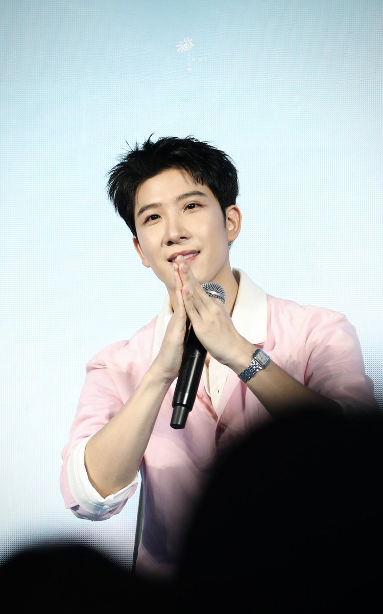 ktmwsnw's tweet photo. สุดหล่อที่ซนๆ หน่อย 

( @myktnw )

#MCxFKT 
#khaotungg #เด็กน้อยของขต https://t.co/Y3Y4Qs7VJY