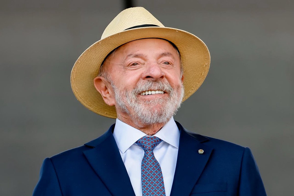 barrracao's tweet photo. 🚨 AGORA: Lula desafia Flávio abrir as contas pessoais para os órgãos públicos investigarem. Presidente diz que não tem nada a esconder e Flávio arrega. #RespondeOLulaFlavio https://t.co/GEwcRE5BSK