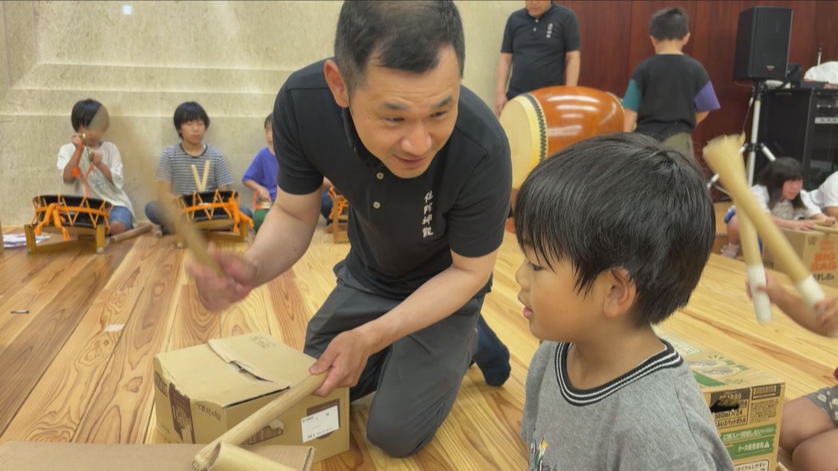 tsk_PR's tweet photo. 📅10月25日(日)ごご４時～ 
「#日本の祭り つなぐ神々の舞 佐陀神能   
～ #松江市 鹿島町 御座替祭～」 

四百年にわたり継承される舞「#佐陀神能」。
 舞にかける情熱、受け継ぐ誇り、次世代へつなぐ思い。 舞に魅せられた人々の姿を追う。 

❽chで放送！ぜひご覧ください。

#島根 #松江 #島根祭り #TSKさんいん中央テレビ