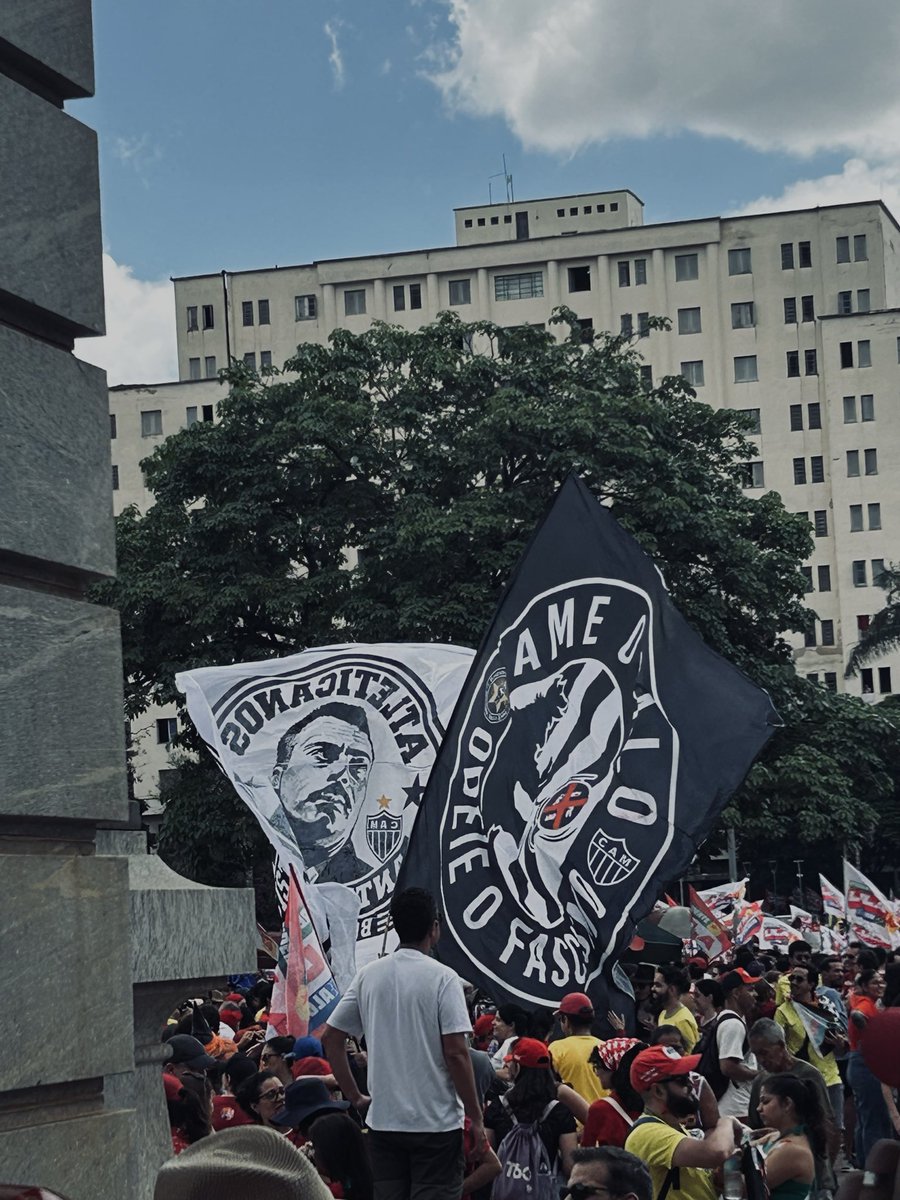 mikoatleticana's tweet photo. GALO ANTIFASCISTA 
ATLÉTICO MINEIRO ANTIFASCISTA https://t.co/PfiQvdVPqI