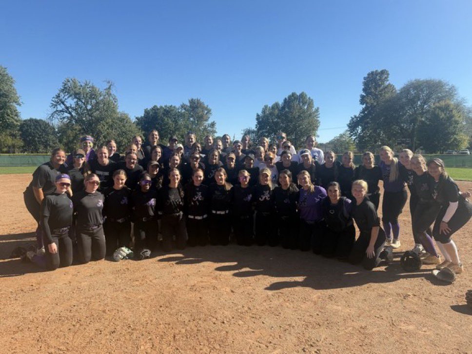 HaddieMinich's tweet photo. Huge thank you @KUSoftball, @MizzouSoftball, @kcroossb, and @BluejaySoftball for stopping by at our practice. We love having you expertise on the field and helping us improving our skills. 
Thank you @Aces_SoftballKC for creating this amazing opportunity for us. 
@STayTaylor18 https://t.co/rjgb5ufX23