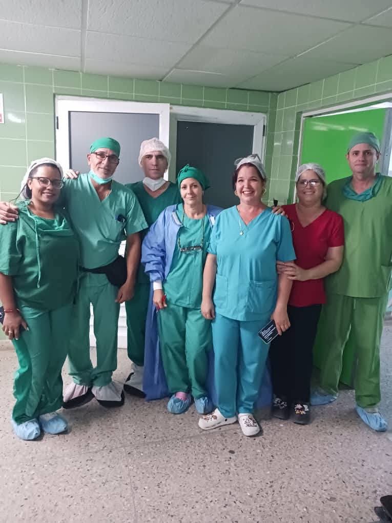 BorgesMach6843's tweet photo. Un parto de trillizos tuvo lugar en el  Hospital Abel Santamaría, han nacido tres niños con buena vitalidad según la evolución de los médicos. 
Es la segunda madre con parto de trillizos durante este año en #PinardelRío 
✍️ Yamile Ramos Cordero @DiazCanelB @DrRobertoMOjedab https://t.co/Est7FY6H3G