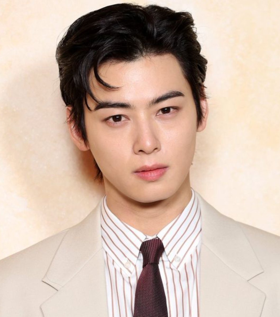 hallyuforums's tweet photo. Breaking: No Reunion, #MoonKaYoung declines to appear in tvN's upcoming drama 'Seorabeol Knife' starring #ChaEunWoo.

The reunion between actors Moon Ga-young and Cha Eun-Woo has fallen through. According to a report by on the 19th, Moon Ga-young received an offer to appear in the drama Seorabeol Knife, but after reviewing it, she ultimately declined.

#HallyuForums #Hallyu #KDrama