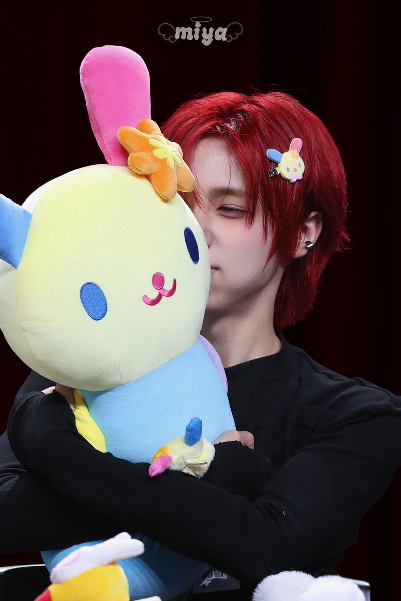miya_ismeya's tweet photo. 261009 위드뮤

포근포근🐰🐑

#CRAVITY #크래비티
#SEONGMIN #성민 https://t.co/lYoNuRneM8