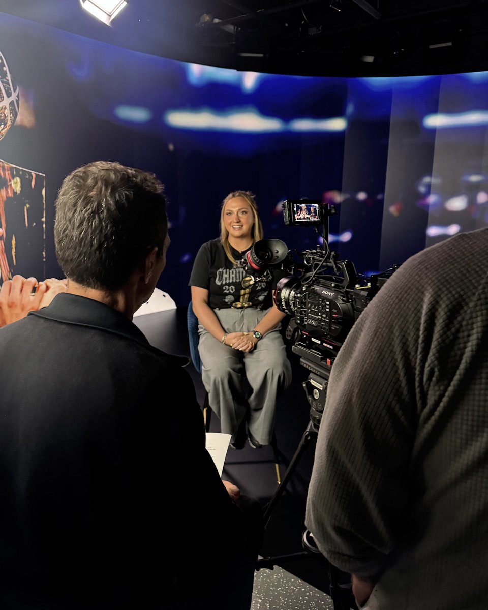 AliyahFun's tweet photo. it was an incredible honor being included in the new @MSGNetworks documentary about the Knicks Championship season! 🏆

It was so surreal seeing myself included with so many Knicks legends that made me fall in love with this team.

📺 https://t.co/Q6TKadtd8I https://t.co/u0LA4YChyB