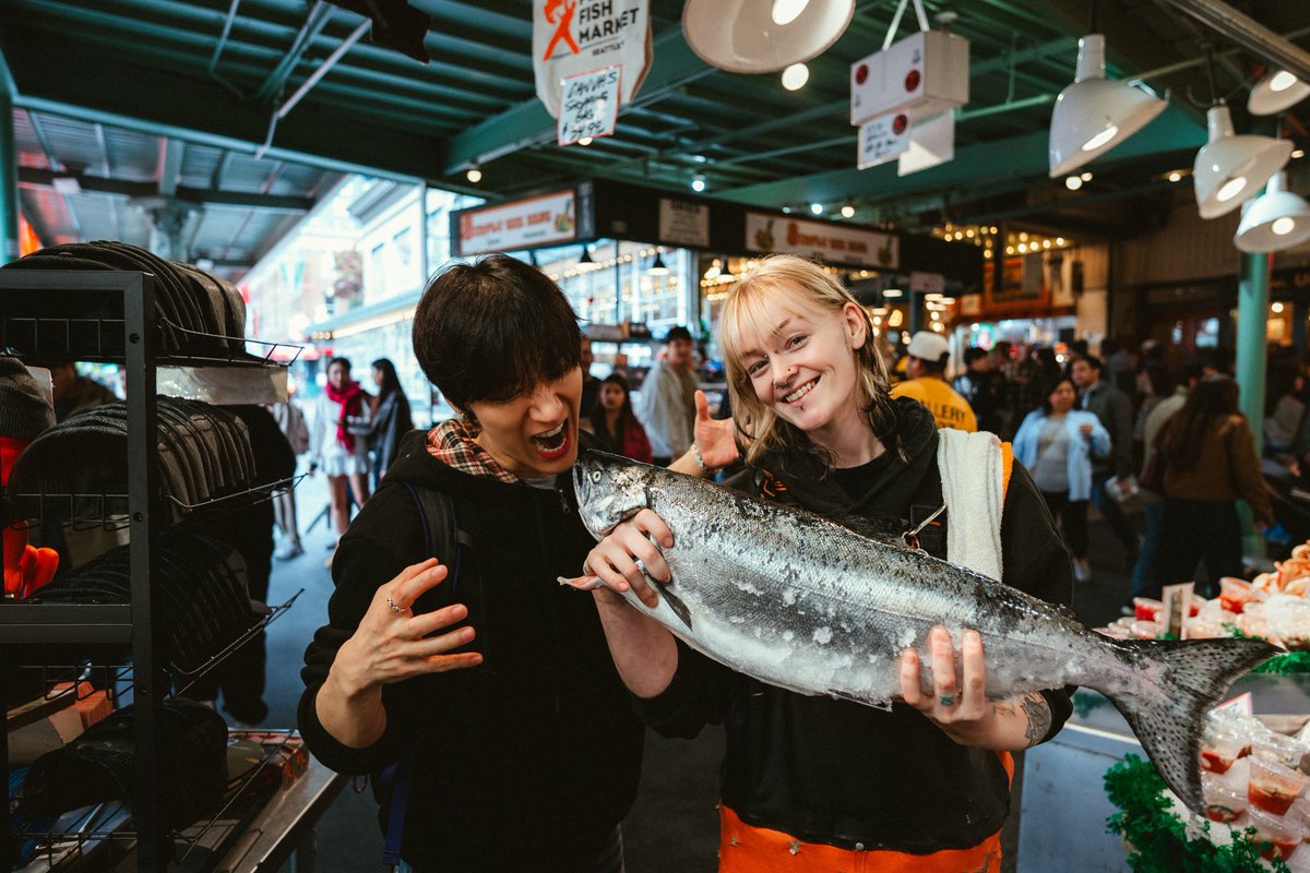 TEN_offcl's tweet photo. 🐟I caught the fish!

#TEN #OUTWEST #SEATTLE
#TEN_USSHOWCASETOUR https://t.co/ySEIaGVVY6