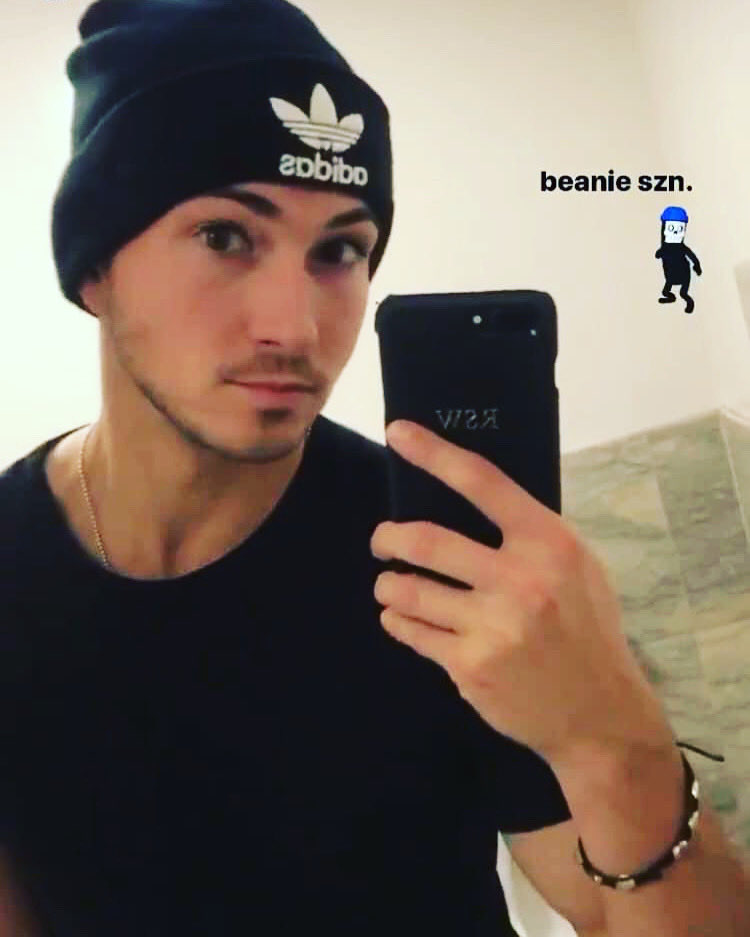 TeamRobWilson's tweet photo. #BeanieSZN is almost upon us…..

🤗😍🫠 

@MrRobertScott 

#TeamRobWilson #SameTeam🔐 https://t.co/pZO5KfGpPl