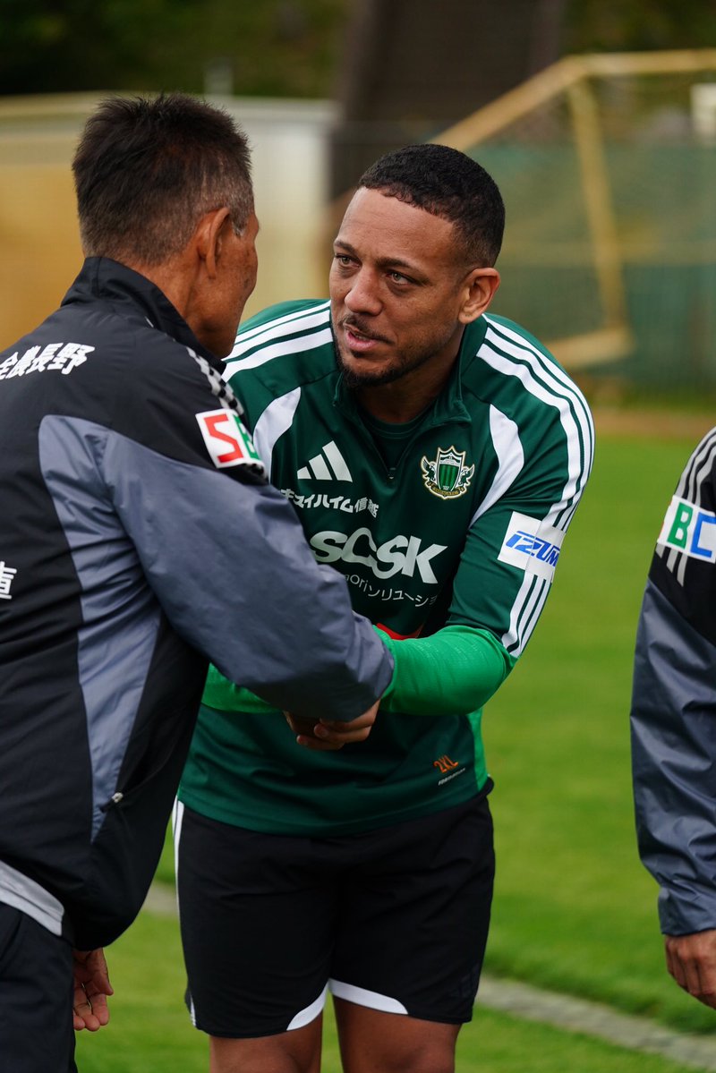 yamagafc's tweet photo. 🤝🟢
#yamaga #サイコウ #ウェリントン https://t.co/3PX6rNaNBr