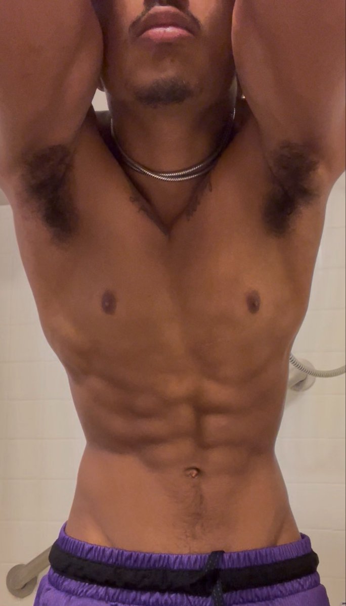 Zintheville's tweet photo. I need a freak. 🥴#muscles #link #904freaks #duvalfreaks #trade #nsfwtwt #pytt #bbc #eater https://t.co/bNvUy6XmiA