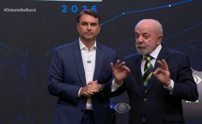 BLOGCSERVPUB's tweet photo. Conexão Servidor Público: LULA DESAFIA FLÁVIO A ABRIR O SIGILO BANCÁRIO, FIS... https://t.co/JHfyKzyUuL https://t.co/FF6tcDYI1A