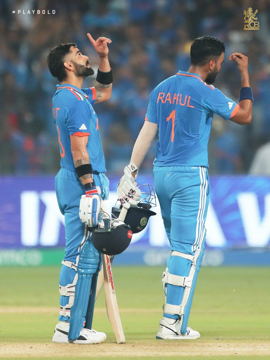 RCBTweets's tweet photo. 𝑪𝒉𝒂𝒔𝒆-𝒎𝒂𝒔𝒕𝒆𝒓 𝒎𝒐𝒅𝒆. 𝑾𝒐𝒓𝒍𝒅 𝑪𝒖𝒑 𝒆𝒅𝒊𝒕𝒊𝒐𝒏. 😮‍💨🔥

#OnThisDay in '2️⃣3️⃣, Kohli’s 4️⃣8️⃣th ODI 💯 came off a six, and it took India home 🆚 🇧🇩. 👊

#PlayBold #ನಮ್ಮRCB https://t.co/W5sxO0M5lr