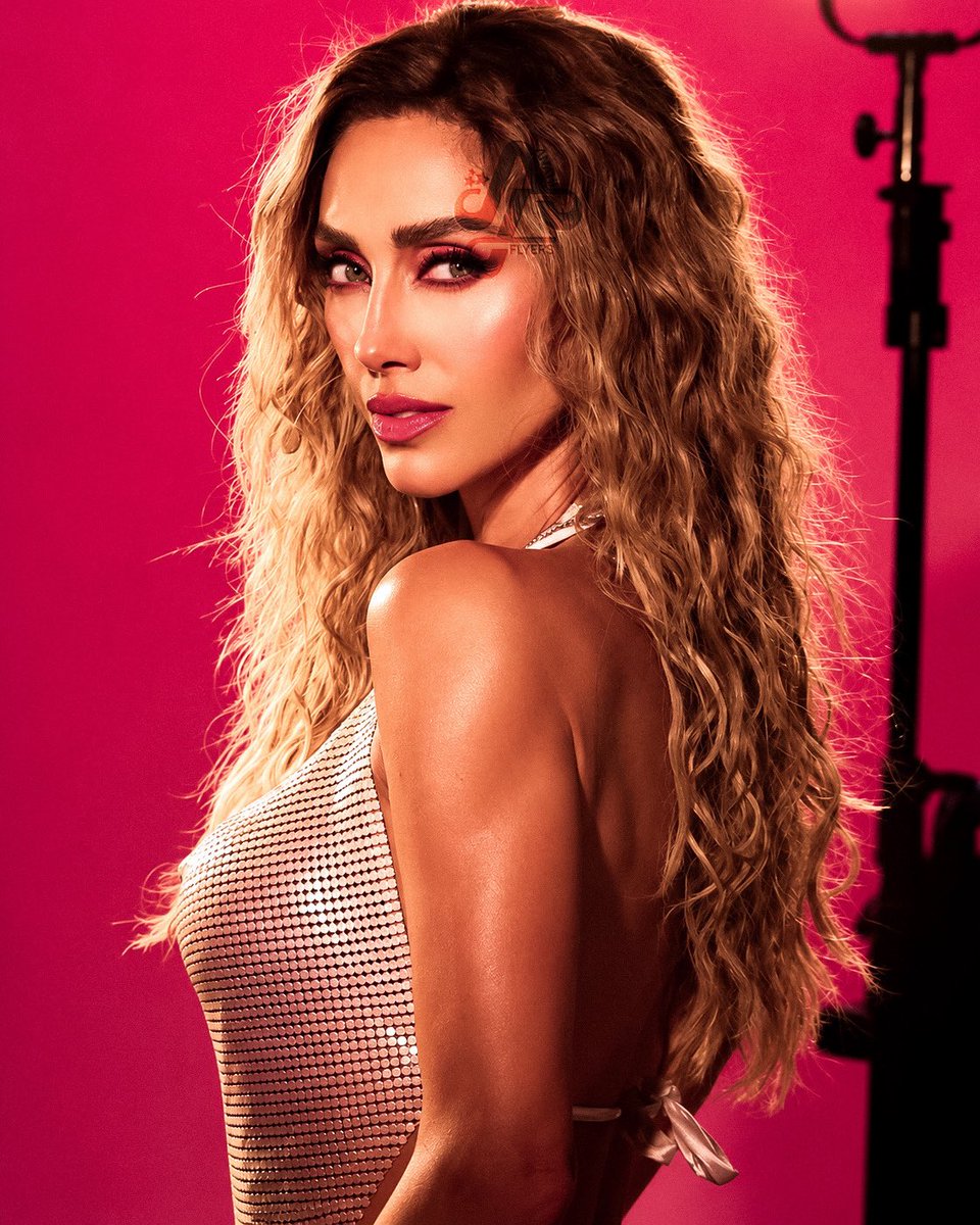 anahiflyers's tweet photo. A mulher está brilhando! 🧡💫 https://t.co/9sBL9xvm4M