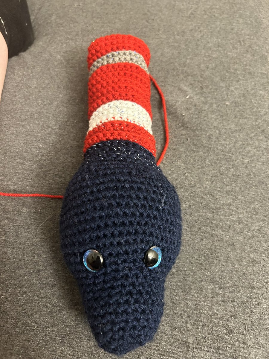 sticktapsjacks's tweet photo. #CBJ scoreboard snake. each game gets five rounds corresponding to the outcome

blue: reg. win
red: reg. loss
grey w/ blue sparkle: OT win
grey w/red sparkle: OT loss
white w/blue sparkle: SO win
white w/red sparkle: SO loss
silver sparkle: I was there!

stay tuned for updates!! https://t.co/cgNOp2iy39