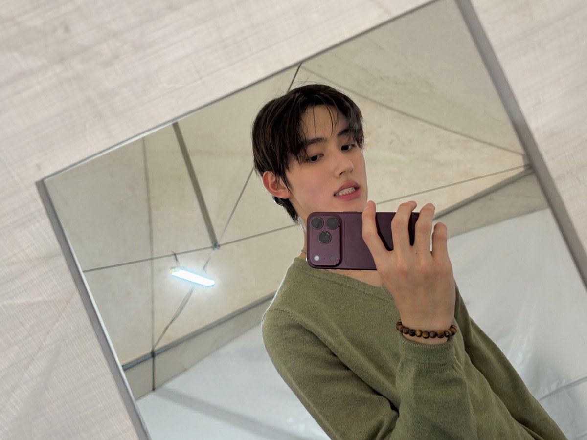 zhaoyufancokr's tweet photo. [261019] #SEONGHYEON #성현 Weverse Post https://t.co/ijGgx9PtxW