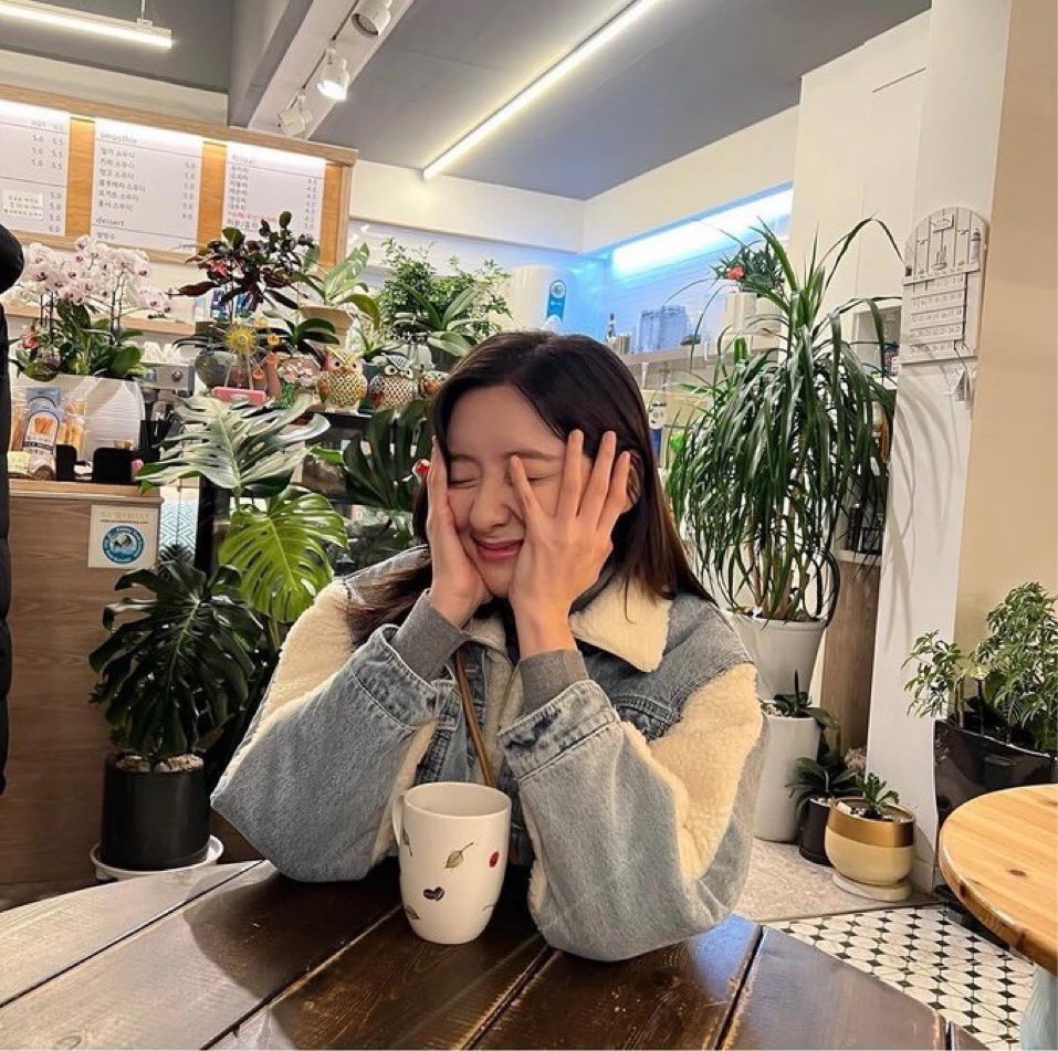 chocozy_94's tweet photo. 보고싶다.. 박젼... 언제 시간이 맞아서 보러갈 수 잇을까...?
#박지현 #Parkjihyun #이쁘지현 #출구없지현 https://t.co/ZX00XhcDWe
