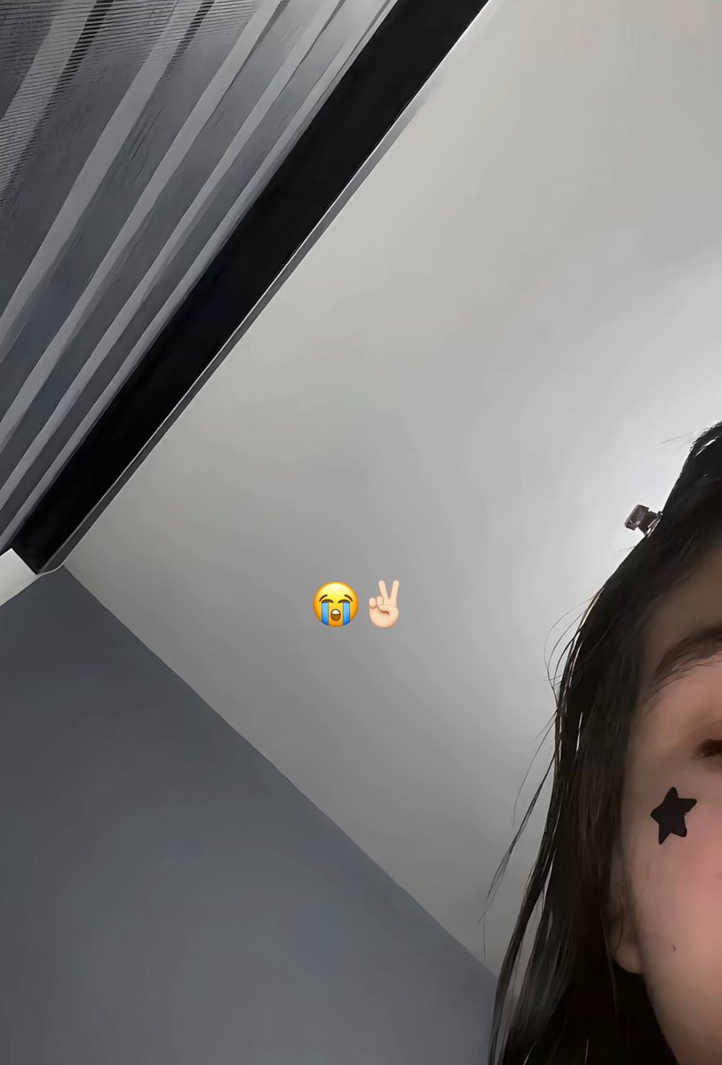 rousscutee's tweet photo. No quiero estudiar más 😭💭 
#escuelamala 
#BrawlStars 
#kierojuagarbrawlynoestudiar 
#sixseven https://t.co/ina4lHuax7