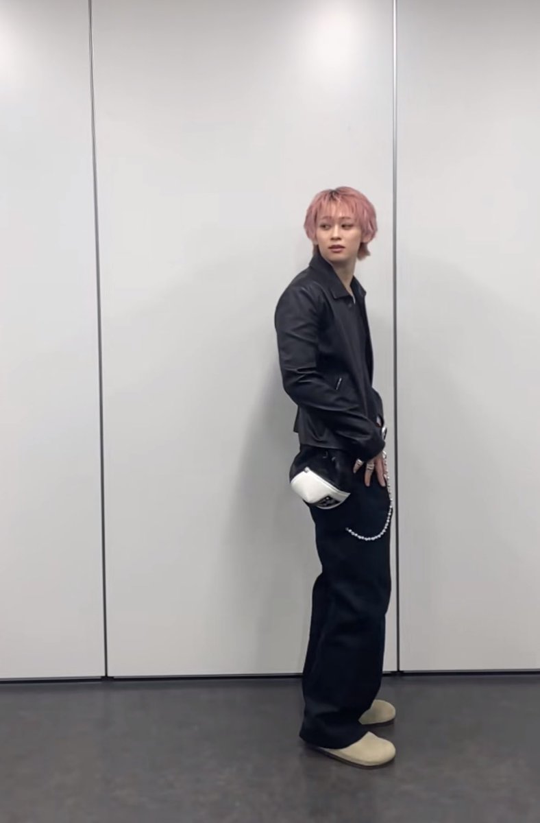 shyshyshy_am's tweet photo. シューヤって一人でいたらスタイルのいいオールブラックバチイケニキなのに、タカシくんが来た途端こんな可愛くなっちゃうんだもんね‼️せぶいれって大切‼️

https://t.co/IBx9ODkNnG https://t.co/GQn45CtaK1