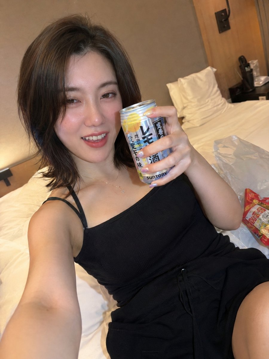 JohnBreslin13's tweet photo. 貧乳でも、
好きな男性に触れられたら普通にドキドキします。

むしろ自信がない分、
反応が分かりやすいかもしれません（笑）

そういう女性って
男性からすると可愛いですか？ https://t.co/5SuiOIL5hH