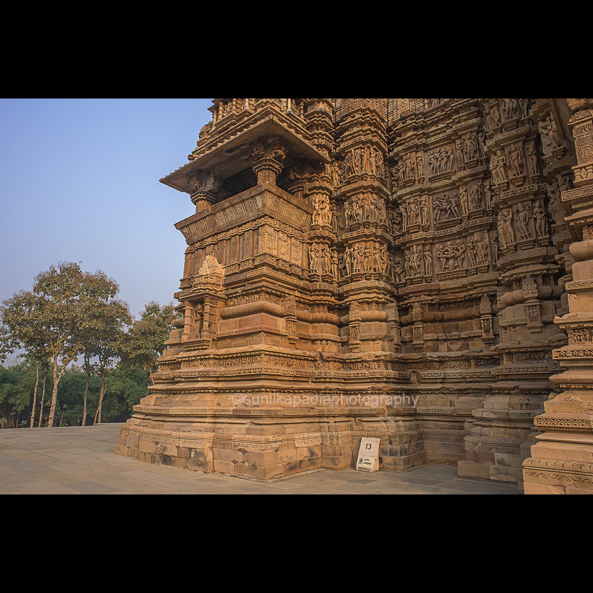 SunilKapadia19's tweet photo. _SSK0549 Amalgamation of Art. color
Buy This Photo Art Print 
#amalgamation #art #color #KandariyaMahadevtemple #sculptures #carvings #tradition #culture #architecture #yellowsandstone #worldheritagesite #trees #Indianheritagesite #nature #manmade #Khajuraho #MadhyaPradesh #India https://t.co/DnmPYzokCZ