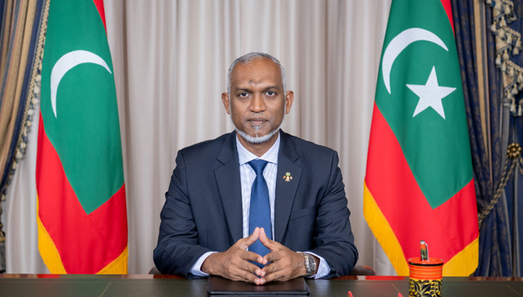 rukhsar413186's tweet photo. At PM Shehbaz Sharif’s invitation, Maldives President Dr. Mohamed Muizzu will visit Pakistan from Tuesday for 3 days, accompanied by First Lady Sajidha Mohamed and a high-level delegation. First such visit in 11 years. 🇵🇰🇲🇻 https://t.co/jMKgNnSsnE