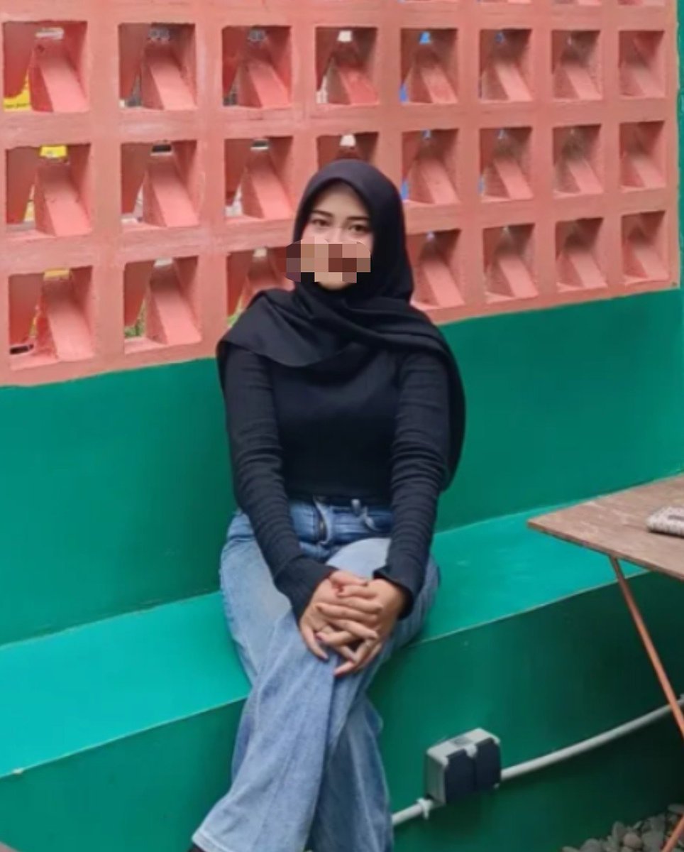 ecaa_manis's tweet photo. Lagi merasa cantik, minusnya jomblo aja akunya :( 
tapi disini jarang ada cowok yg emng mau samaku apalagi fetishku kotor bgt kan :( 
sedih rasanya yaa kalau cowok dtng cuma penasaran terus gapernah chatingan lagi 😔
#sange #chatseks #dirtychat #sangean #lagicantik https://t.co/6bYd02TInx